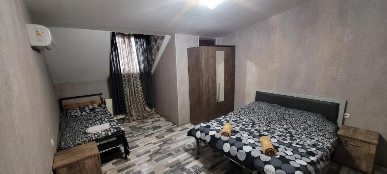 Kiev Hostel Tbilisi Esterno foto