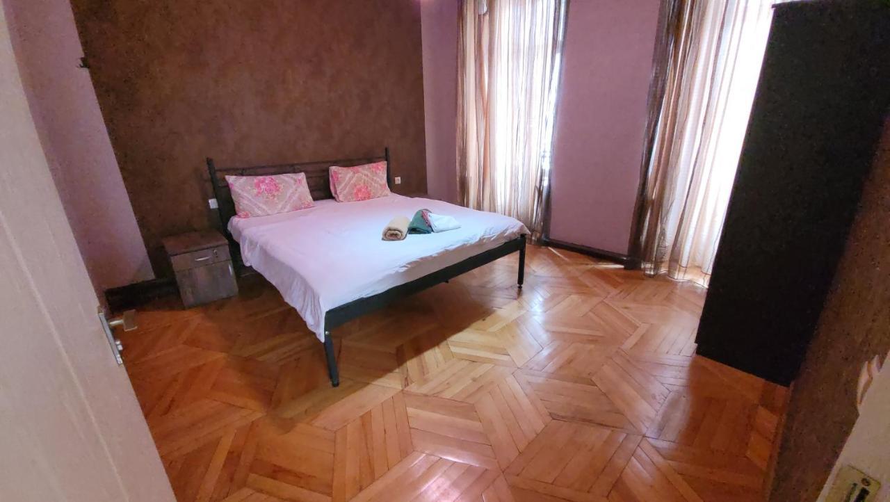 Kiev Hostel Tbilisi Esterno foto