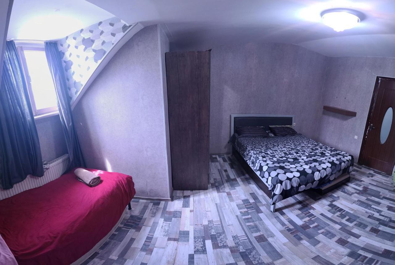 Kiev Hostel Tbilisi Esterno foto