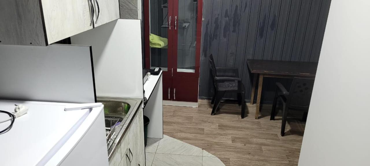 Kiev Hostel Tbilisi Esterno foto