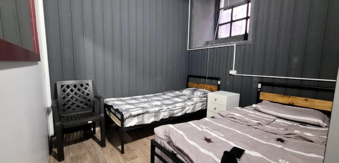 Kiev Hostel Tbilisi Esterno foto