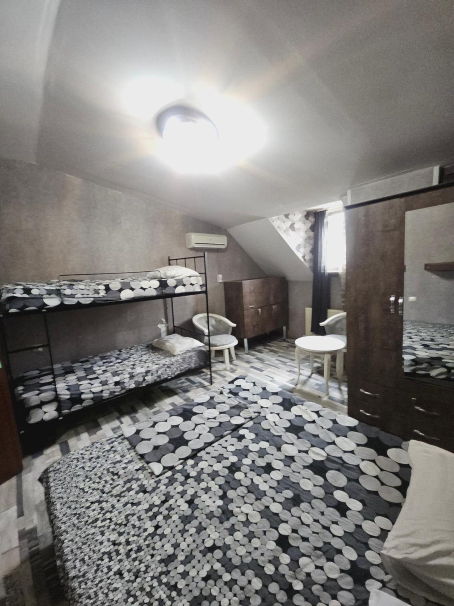 Kiev Hostel Tbilisi Esterno foto