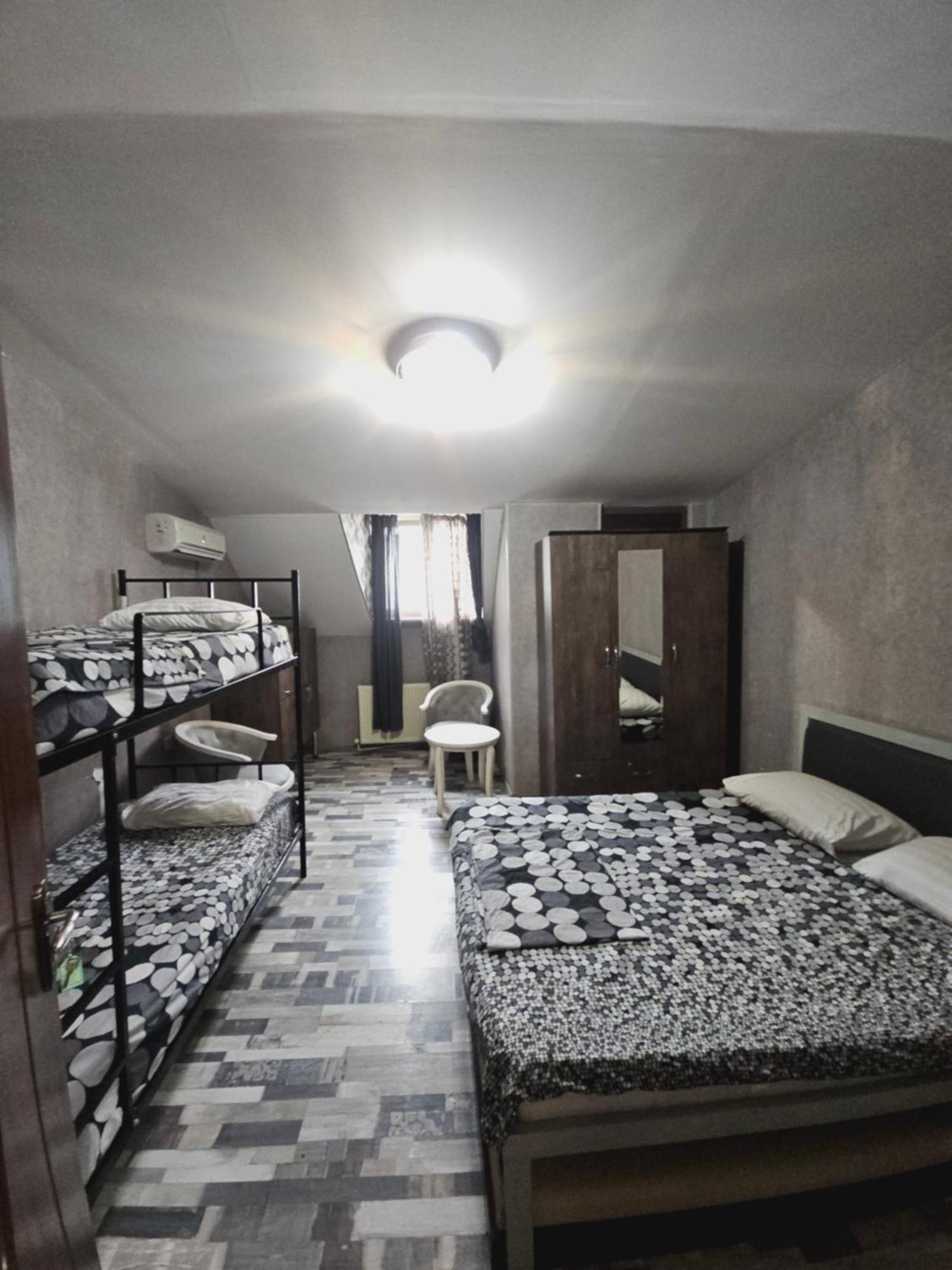 Kiev Hostel Tbilisi Esterno foto