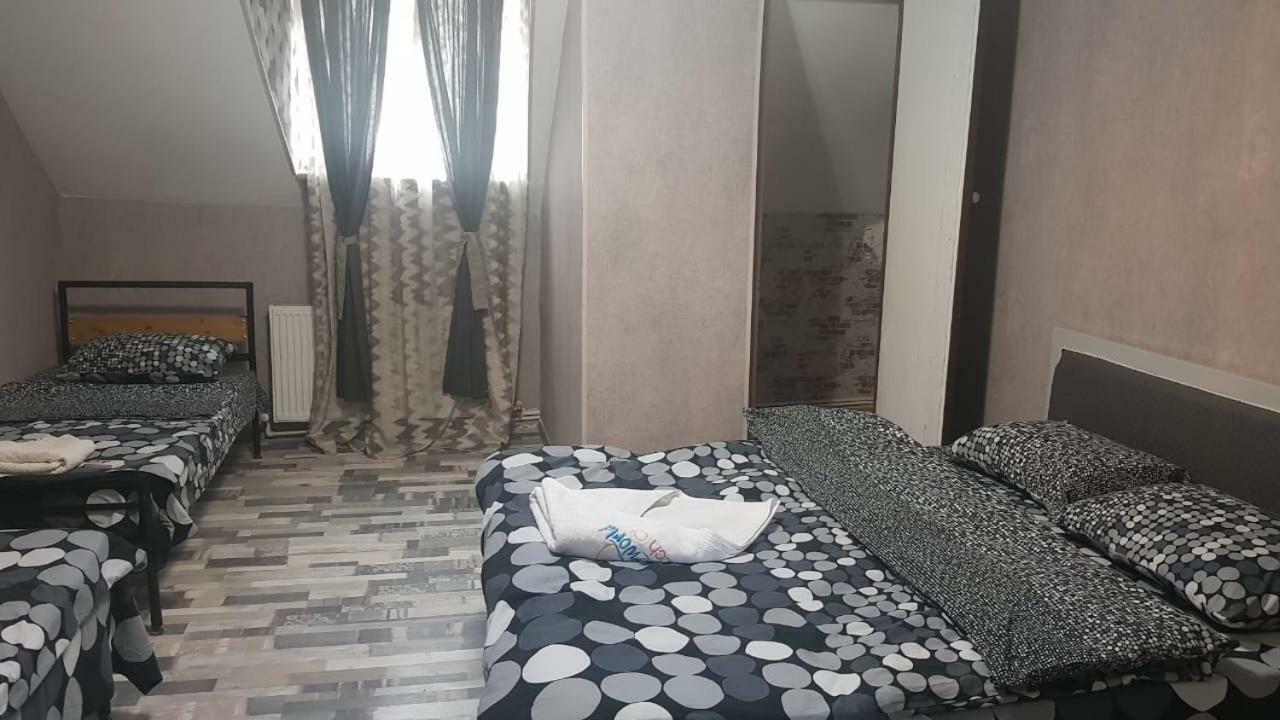 Kiev Hostel Tbilisi Esterno foto